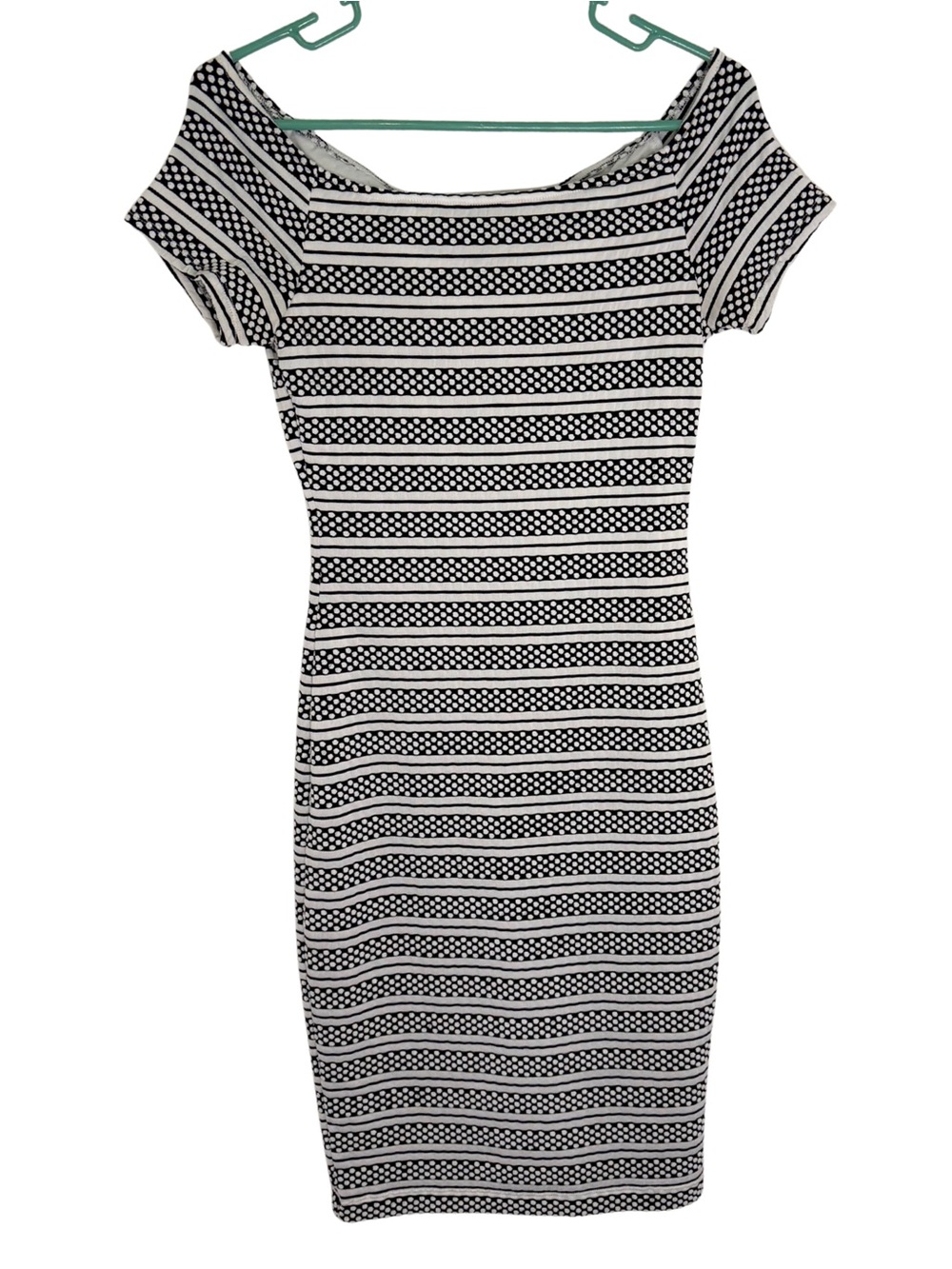 Bisou Bisou Black & White Striped Off-Shoulder Bodycon Dress Size 6